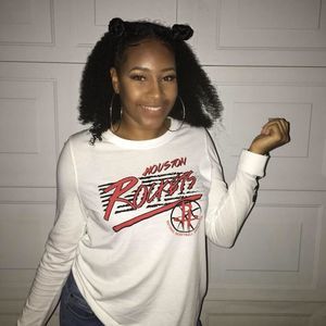 Meet your Posher, Briana